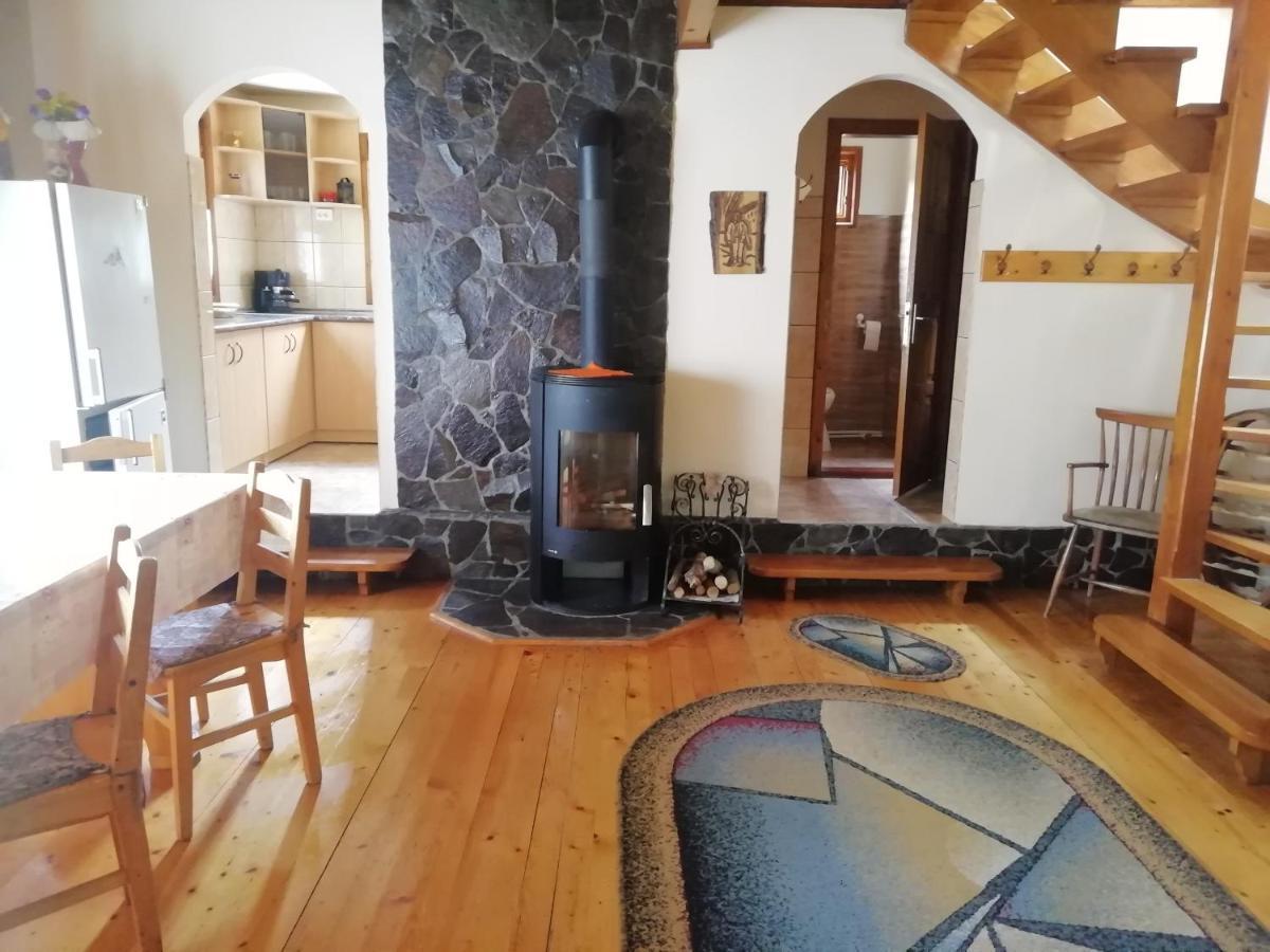Demeny Vendeghaz Villa Sub Cetate Екстериор снимка